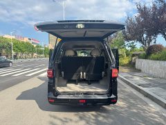 BMW Lingzhi 2020 M5L 2.0L basic 7 seats - фото 11