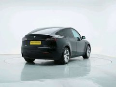 Tesla Model Y rear-wheel drive version - фото 4