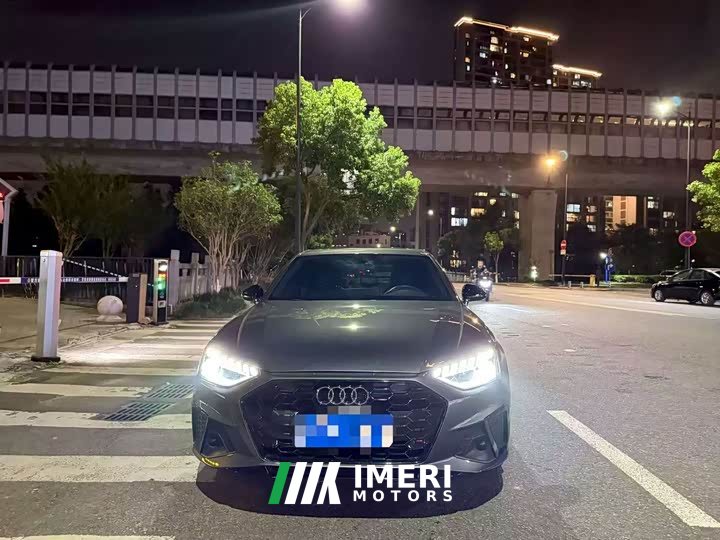 Audi A4L 40 TFSI luxury and dynamic - автомобиль из Китая