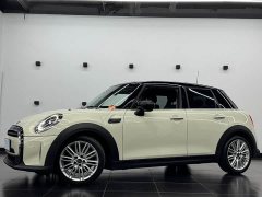MINI 1.5T COOPER Artist Five-Door Edition - фото 1