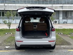 Li Auto Ideal ONE 2020 extended range 6-seater version - фото 17