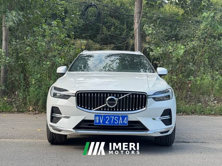 Volvo XC60 2022 B5 AWD Luxury Edition - автомобиль из Китая