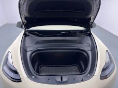 Tesla Model Y rear-wheel drive version - фото 9