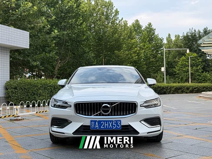 Volvo S60 T4 Luxury - автомобиль из Китая