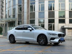 Volvo S60 T4 Luxury - фото 3