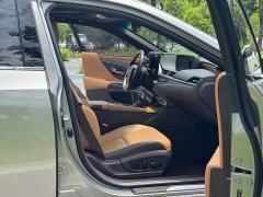 Lexus ES 2020 300h Luxury - фото 7