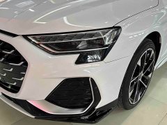 Audi A3 A3L Limousine 35TFSI Flying Spur Exclusive - фото 18