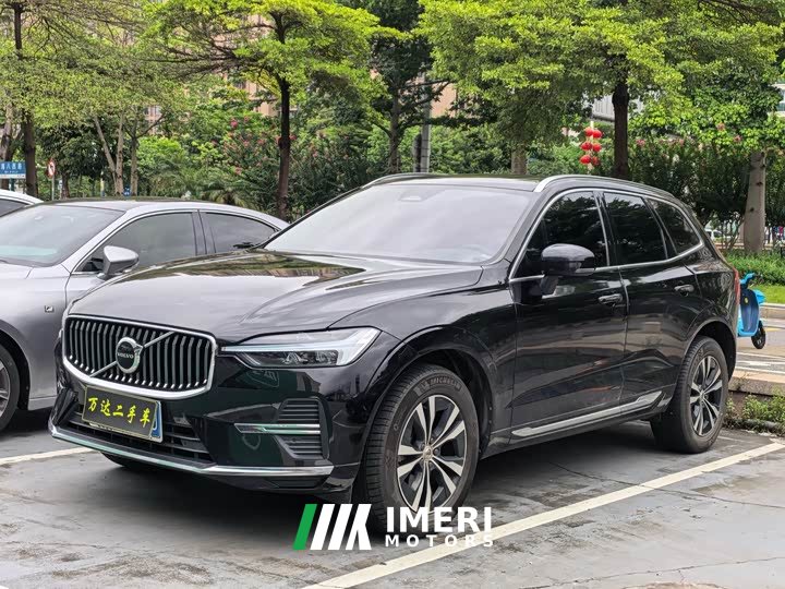Volvo XC60 B5 four-wheel drive Zhiyi luxury version