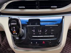 Buick GL8 2023 facelift land business class luxury - фото 9