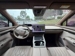 Lynk & Co Hyper HT 2024 825 Gull-Wing LiDAR Edition - фото 13