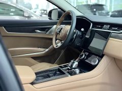 Jaguar XFL 2.0T P250 two-wheel drive exclusive luxury version - фото 11