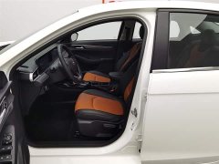 Lexus Escort 2021 1.5L Automatic Gold Edition - фото 10