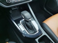 Lexus Escort 2021 1.5L Automatic Gold Edition - фото 13