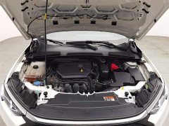 Lexus Escort 2021 1.5L Automatic Gold Edition - фото 6