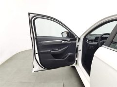 Lexus Escort 2021 1.5L Automatic Gold Edition - фото 8