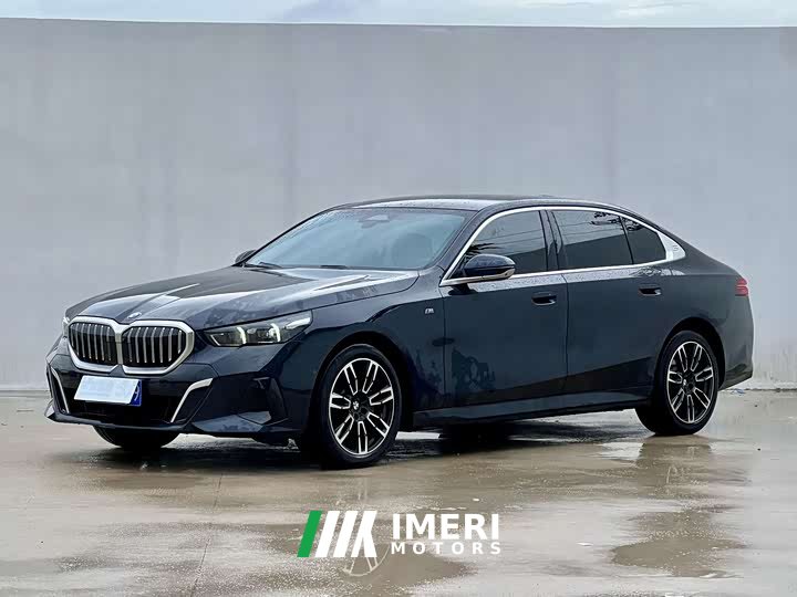 BMW 5 Series 530Li Leading M Sports Package - автомобиль из Китая