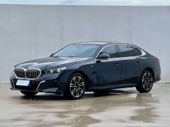 BMW 5 Series 530Li Leading M Sports Package - фото 1