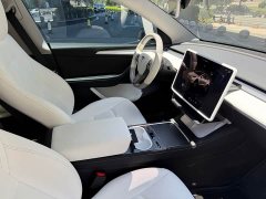 Tesla Model Y rear-wheel drive version - фото 10