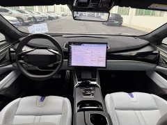 Lynk & Co Gaohe HiPhi Z four-seater version - фото 13