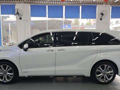 Toyota SIENNA 2021 2.5L Hybrid Premium Edition - фото 4