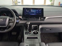 Toyota SIENNA 2021 2.5L Hybrid Premium Edition - фото 9