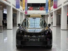 Lynk & Co 900 1.5T Halo 6-seater - фото 3
