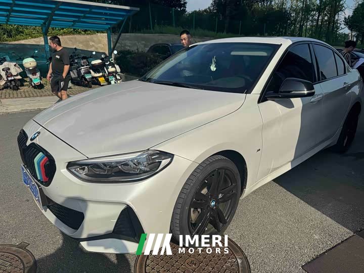 BMW 1 Series 125i M Sports Night Edition - автомобиль из Китая