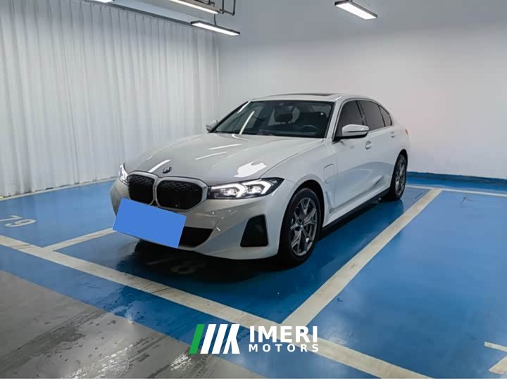 BMW i3 eDrive 35 L - автомобиль из Китая
