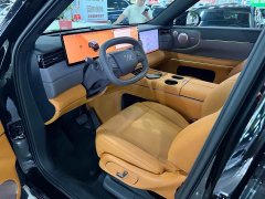 BMW Zhiji LS8 52 Max enjoys the luxury of six seats - фото 9