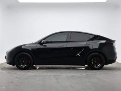 Tesla Model Y rear-wheel drive version - фото 6
