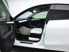 Tesla Model Y rear-wheel drive version - фото 17