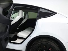 Tesla Model Y rear-wheel drive version - фото 18