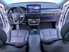 Lynk & Co Adventurer 2.0T two-wheel drive exclusive edition - фото 13
