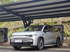 Lynk & Co Leapmoon C16 Extended Range 200 Exclusive Edition - фото 1