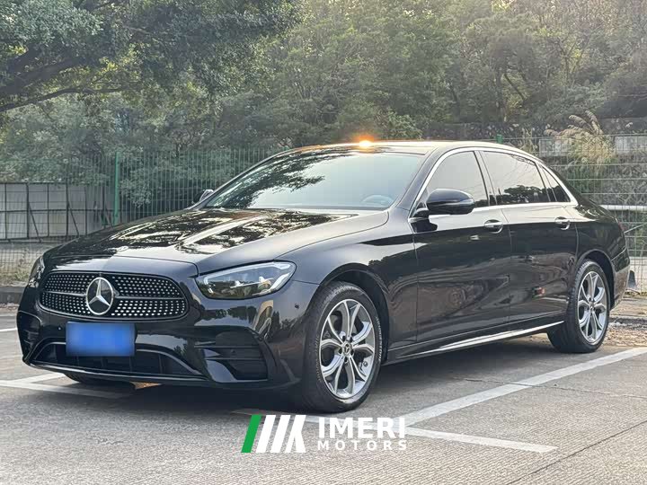 Mercedes-Benz E-Class E 300 L Sporty and Fashionable - автомобиль из Китая