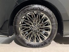 Lexus LM 2023 350h seven-seat elegant version - фото 10