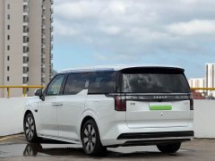 Zeekr 009 seven-seat aisle version four-wheel drive 108kWh - фото 6
