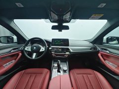 BMW 5 Series 530Li leading M sports package - фото 13