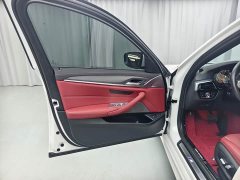 BMW 5 Series 530Li leading M sports package - фото 7