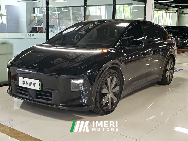 Li Auto Ideal i6 four-wheel drive standard version - автомобиль из Китая