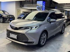 Toyota SIENNA 2021 2.5L Hybrid Limited - фото 1