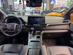 Toyota SIENNA 2021 2.5L Hybrid Limited - фото 10