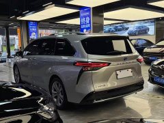 Toyota SIENNA 2021 2.5L Hybrid Limited - фото 13