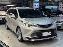 Toyota SIENNA 2021 2.5L Hybrid Limited - фото 3