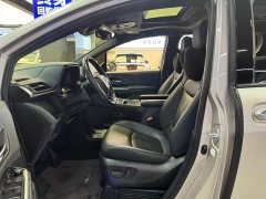 Toyota SIENNA 2021 2.5L Hybrid Limited - фото 4