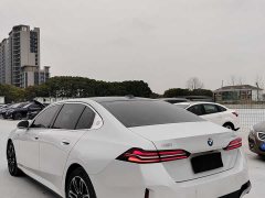 BMW 5 Series 2025 530Li Leading M Sports Package - фото 6