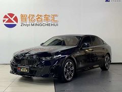 BMW 5 Series 530Li Leading M Sports Package - фото 1