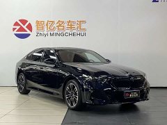 BMW 5 Series 530Li Leading M Sports Package - фото 3