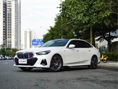 BMW 5 Series 530Li Leading M Sports Package - фото 1