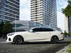 BMW 5 Series 530Li Leading M Sports Package - фото 2